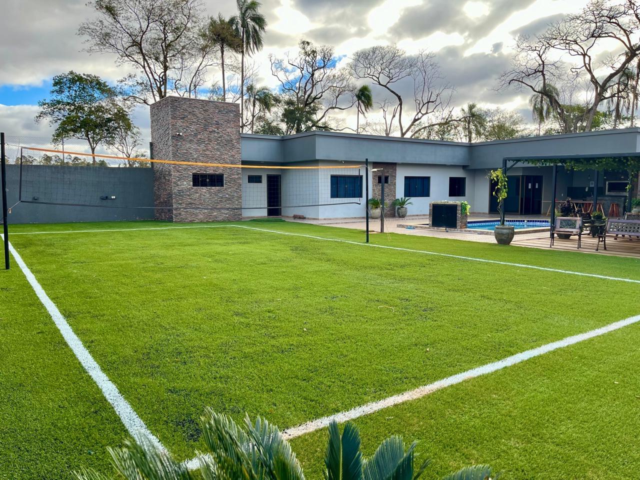 Cancha y fachada de Casa Margarita